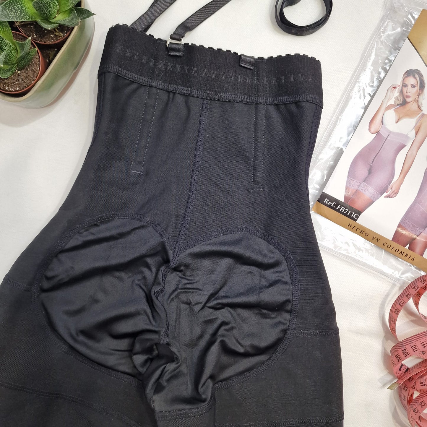CINTURA DE AVISPA • Ideal Vestidos (Negro)